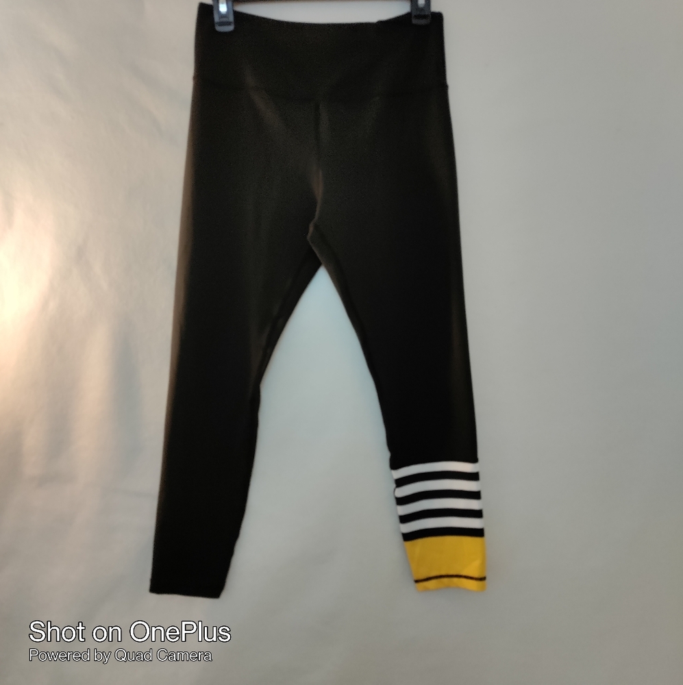 ZYIA Active Black Cropped Leggings w/Yellow White Black Striped Leg Size 8-10